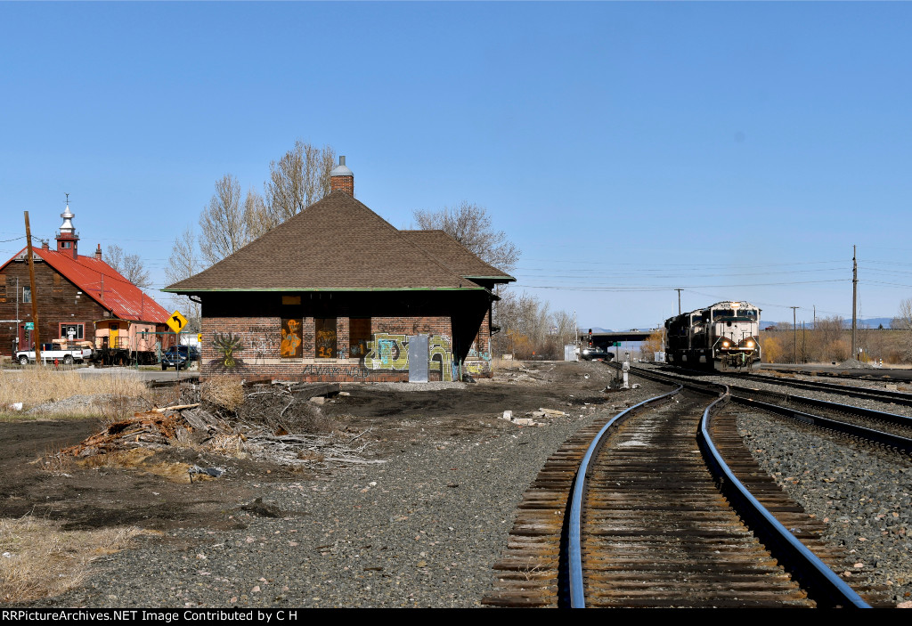 BNSF 9761/9791/MRL 4406